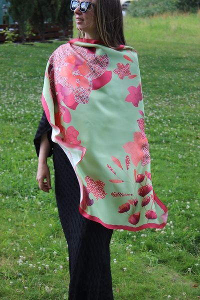 Embracing warmth. Natural silk scarf